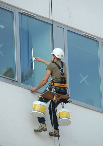 SAPRO : nettoyage des vitres à Melun & Montereau-Fault-Yonne (77) en Île-de-France
